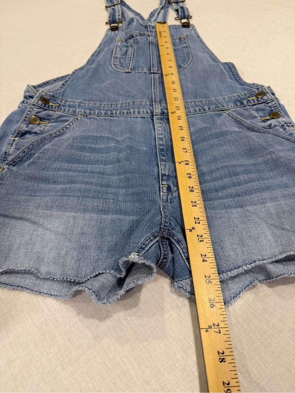 American Eagle Outfitters Denim Short Overalls Light Wash Raw Hem Women’s Medium - Picture 7 of 11